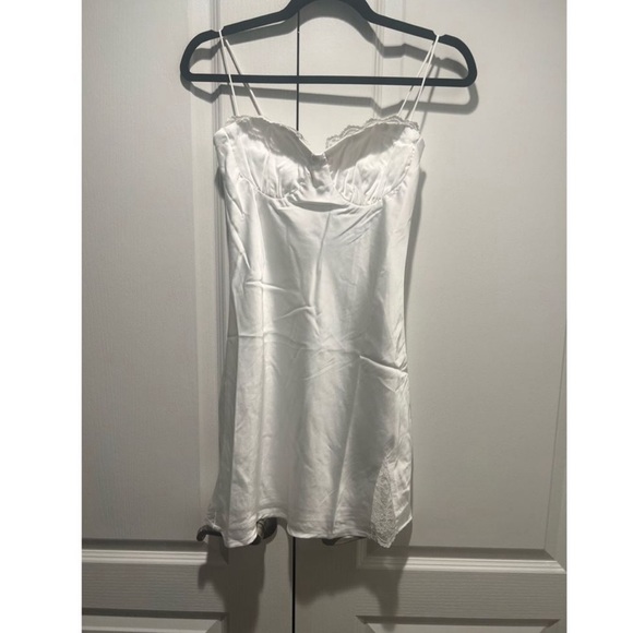 Princess Polly Snowbird White Mini Dress size 4 - Picture 6 of 8